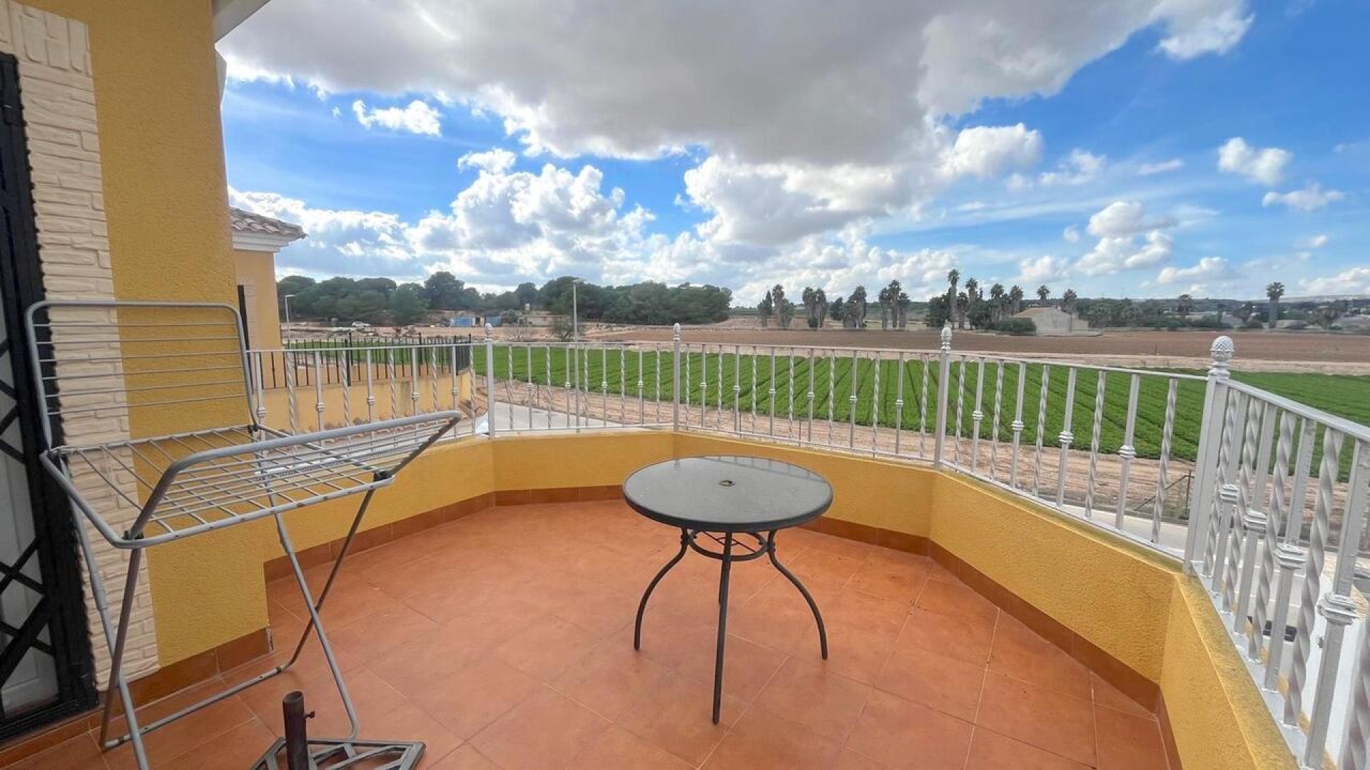 Venta - Chalet Independiente -
Algorfa