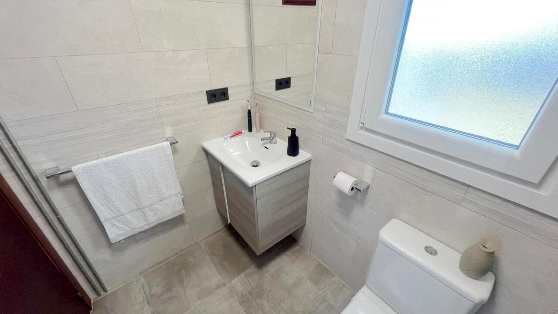 Venta - Chalet Independiente -
Algorfa