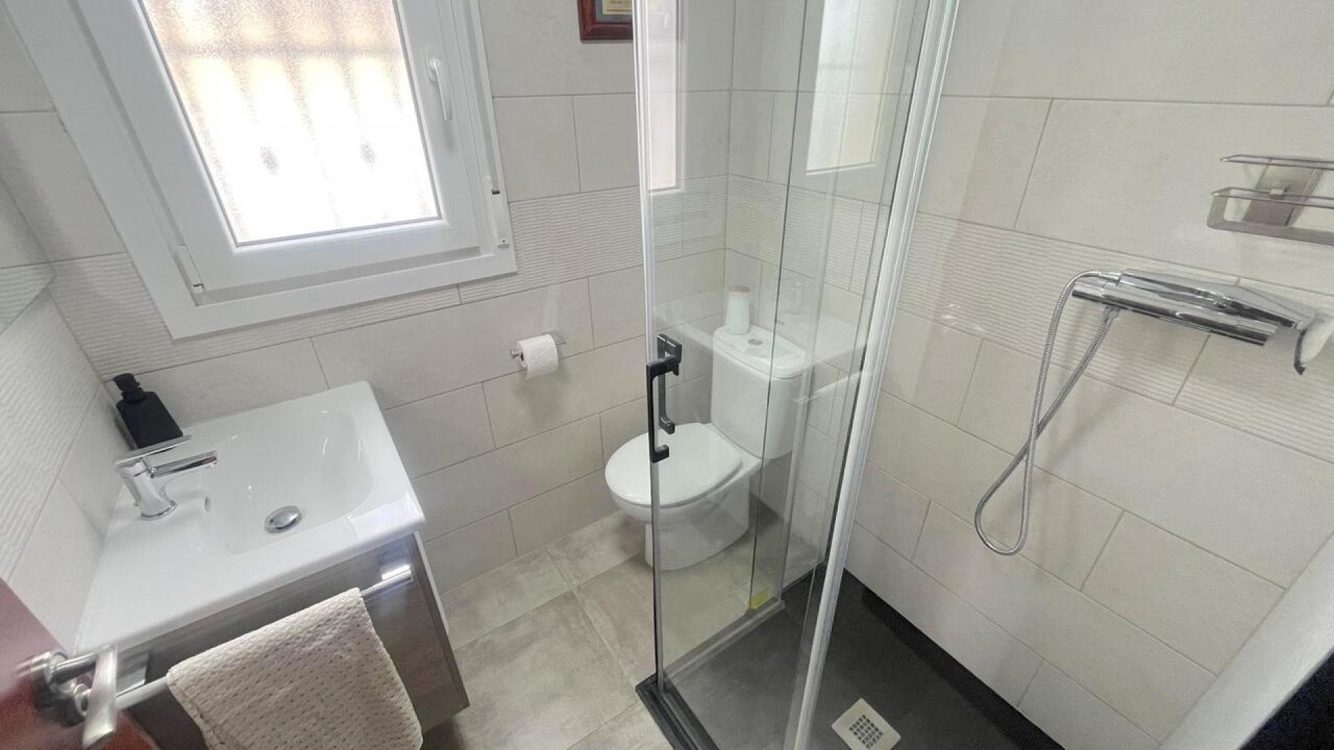 Venta - Chalet Independiente -
Algorfa