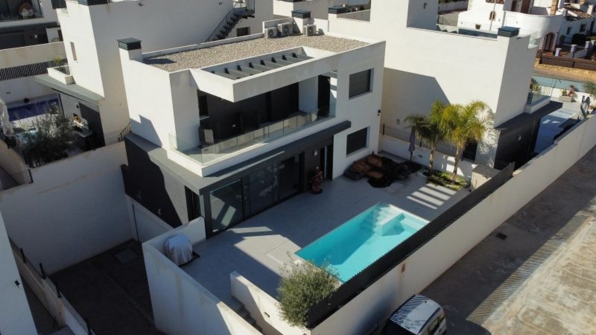 Venta - Chalet Independiente -
Algorfa