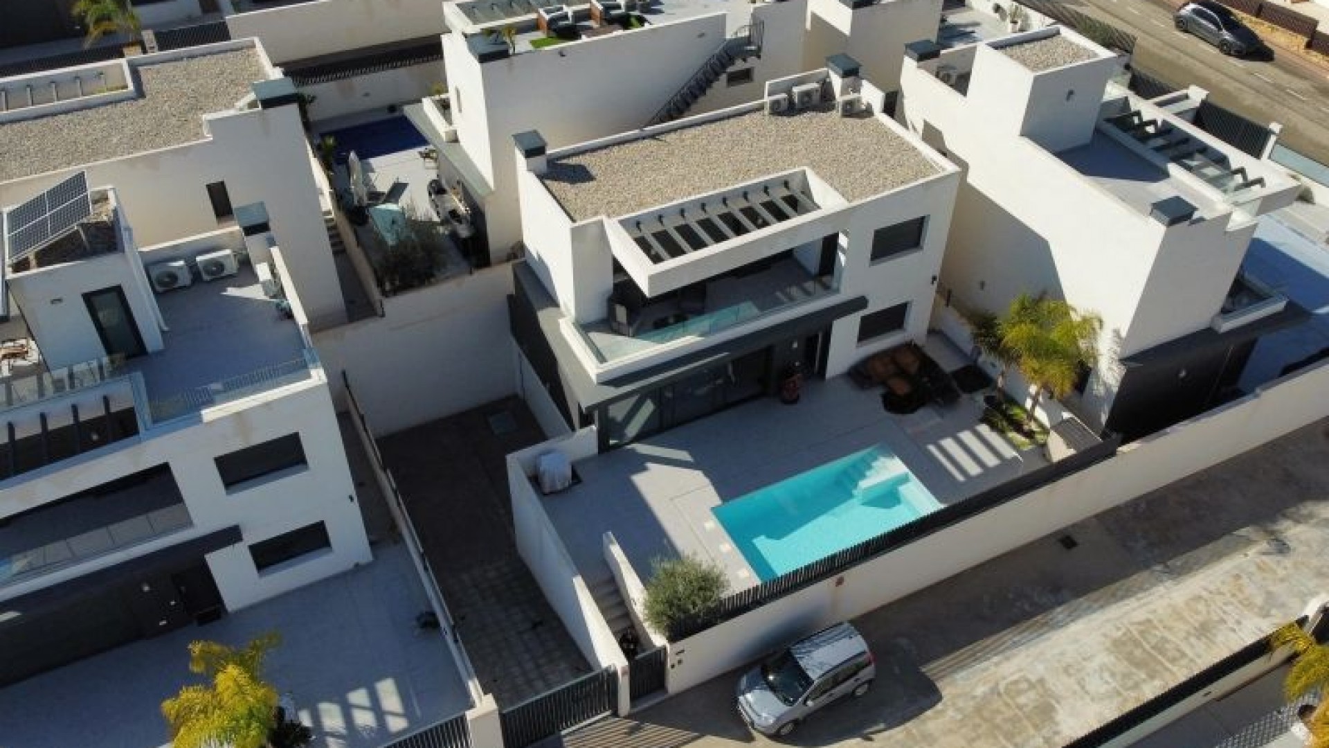 Venta - Chalet Independiente -
Algorfa