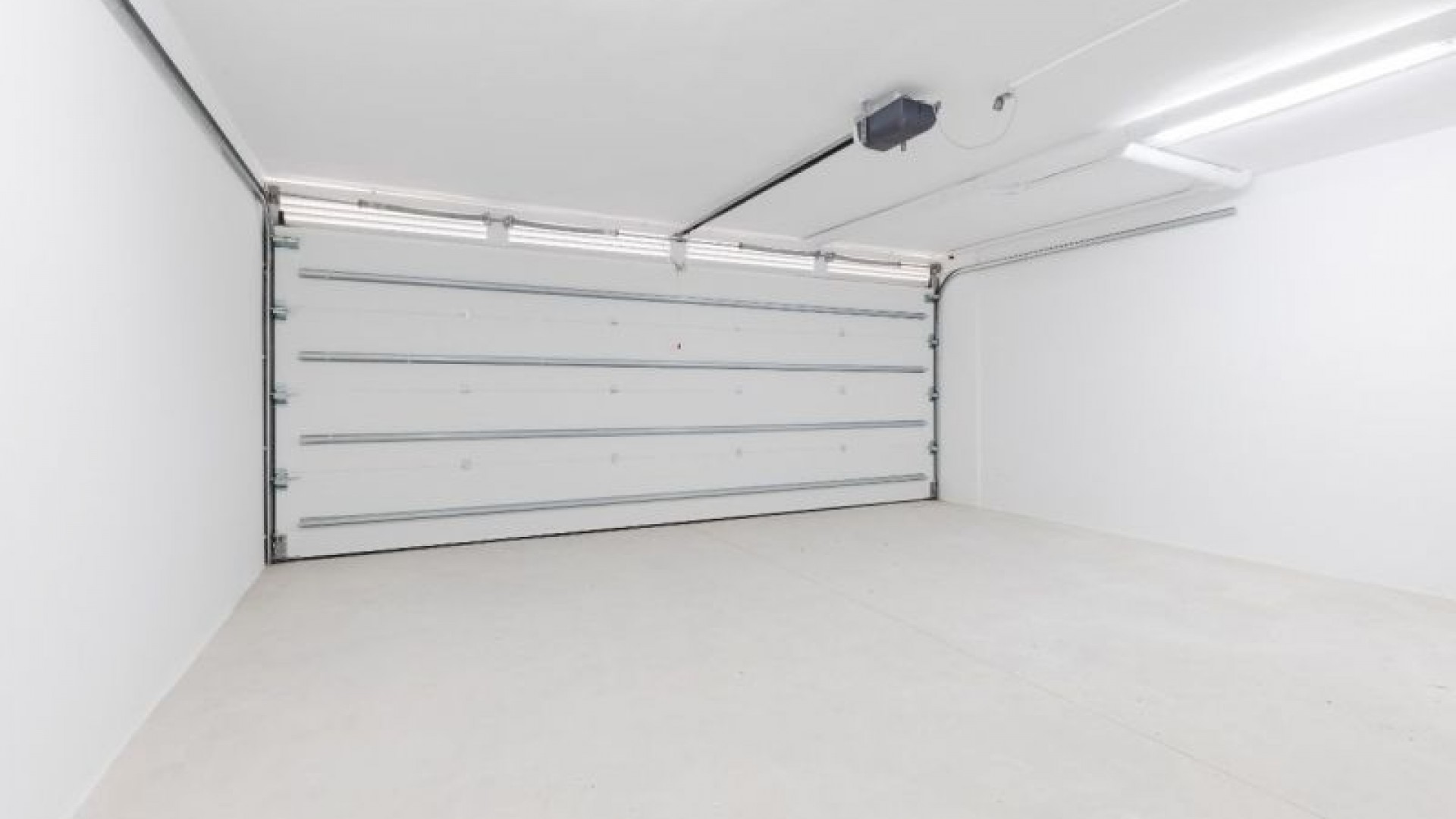 Venta - Chalet Independiente -
Algorfa