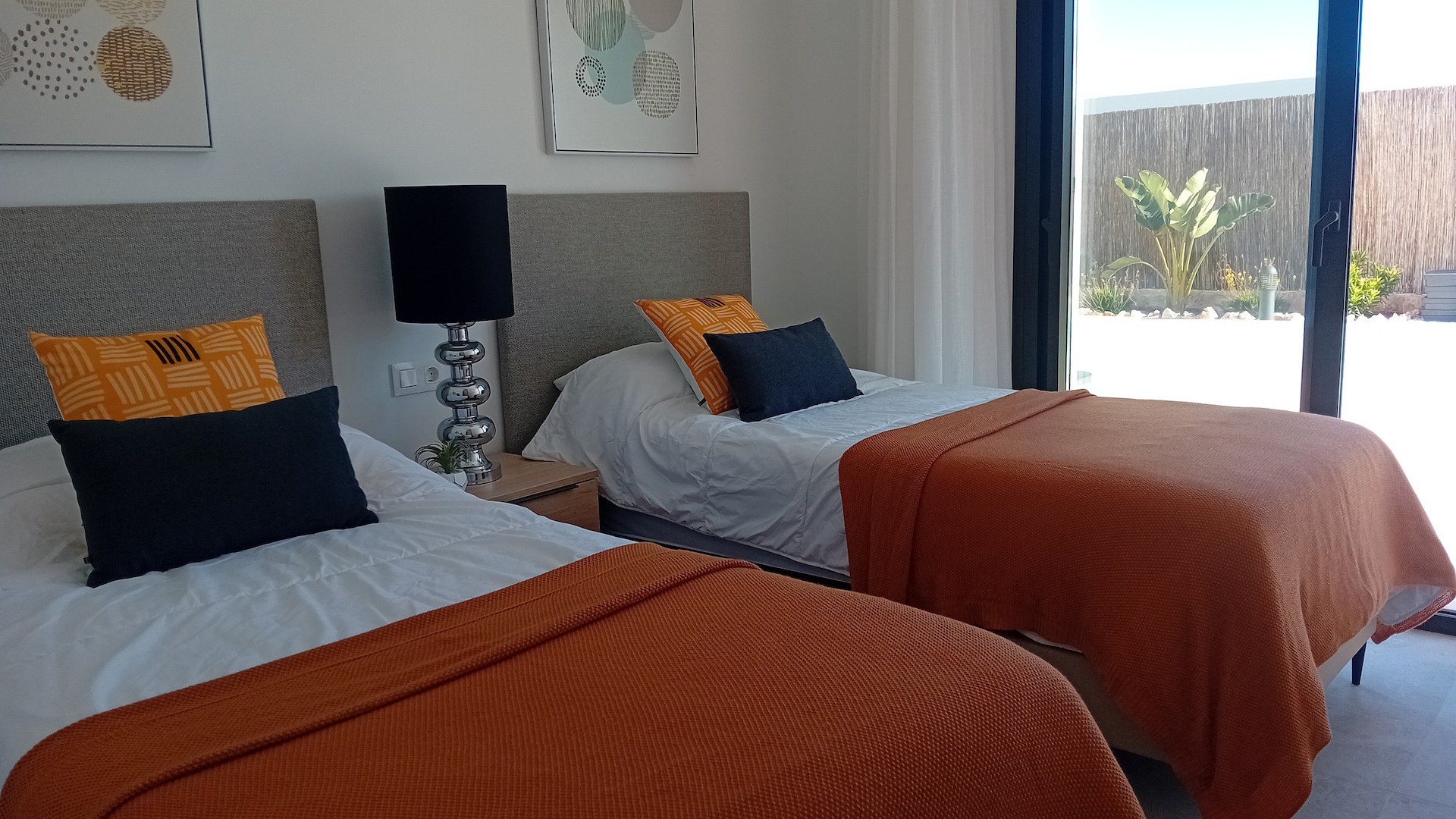 Venta - Chalet Independiente -
Algorfa