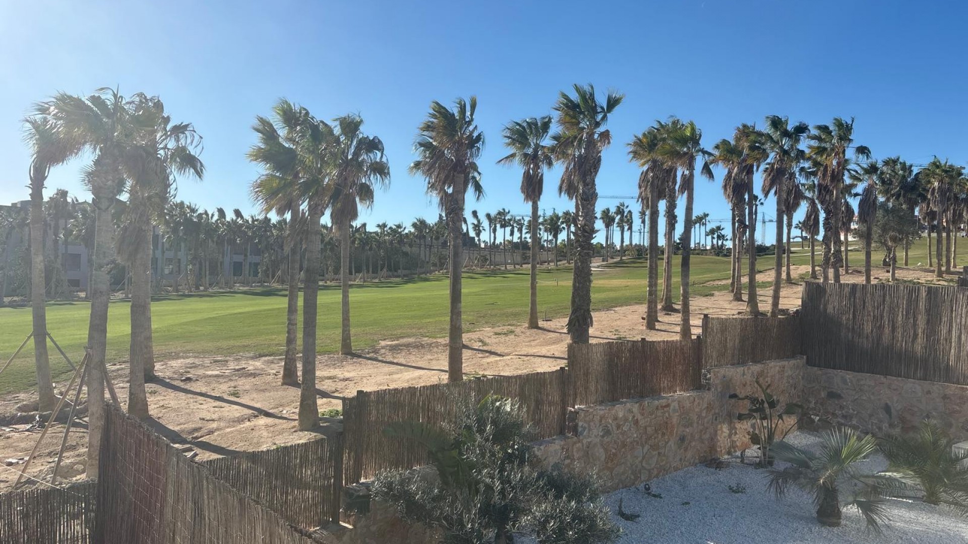 Venta - Chalet Independiente -
Algorfa