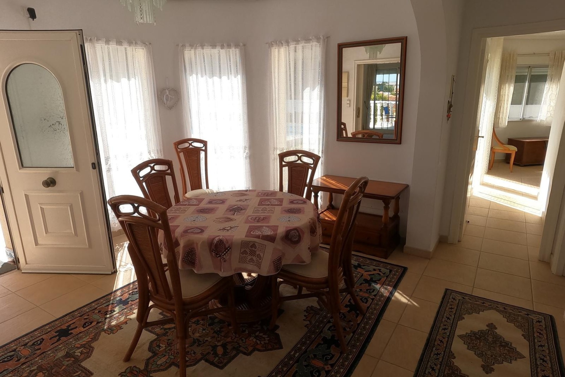 Venta - Chalet Independiente -
Algorfa