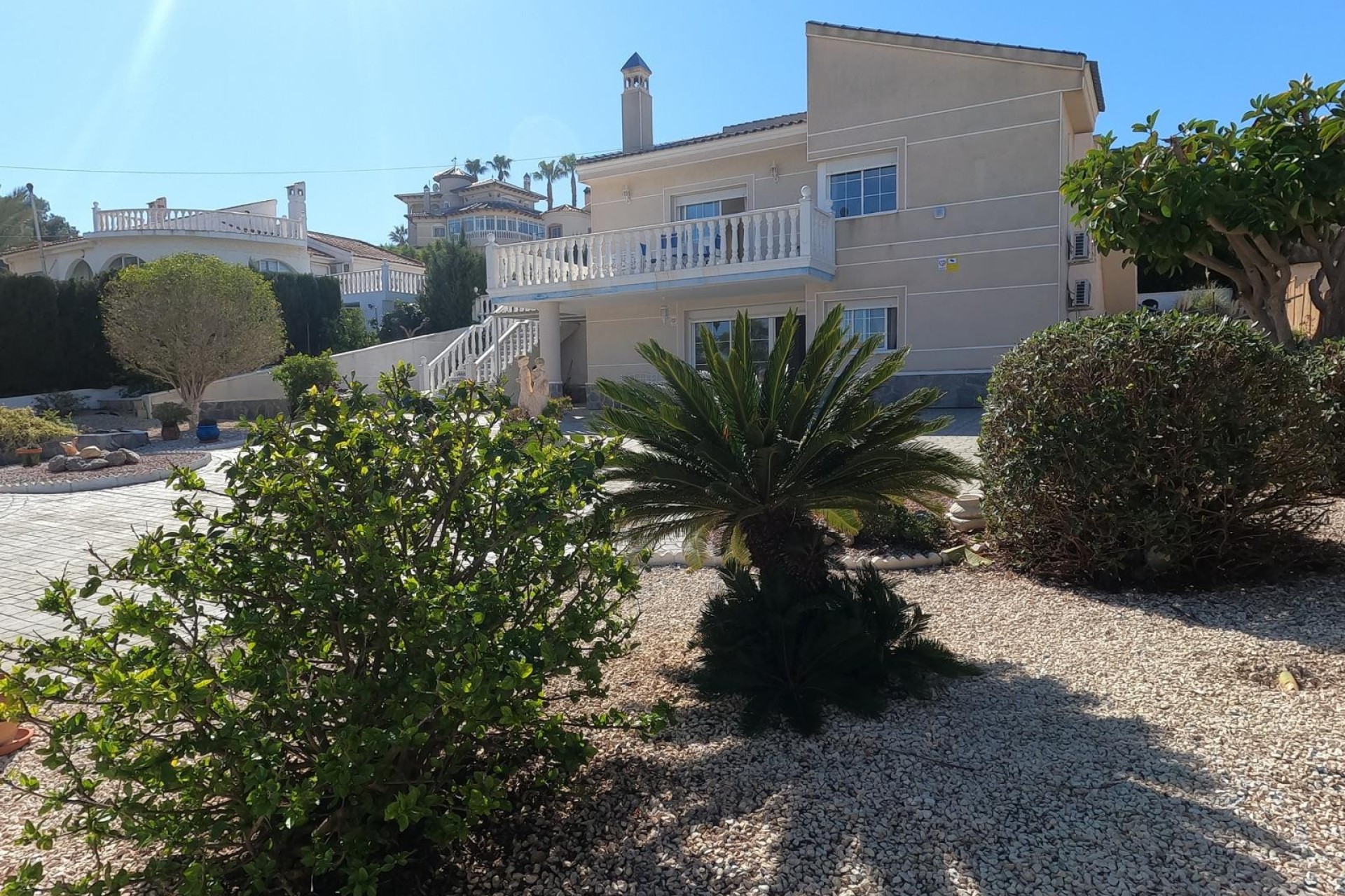 Venta - Chalet Independiente -
Algorfa