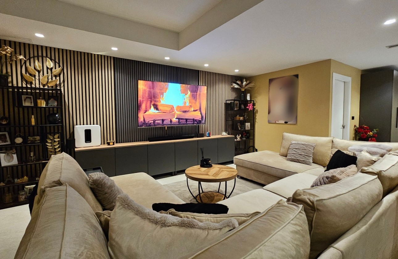 Venta - Chalet Independiente -
Algorfa