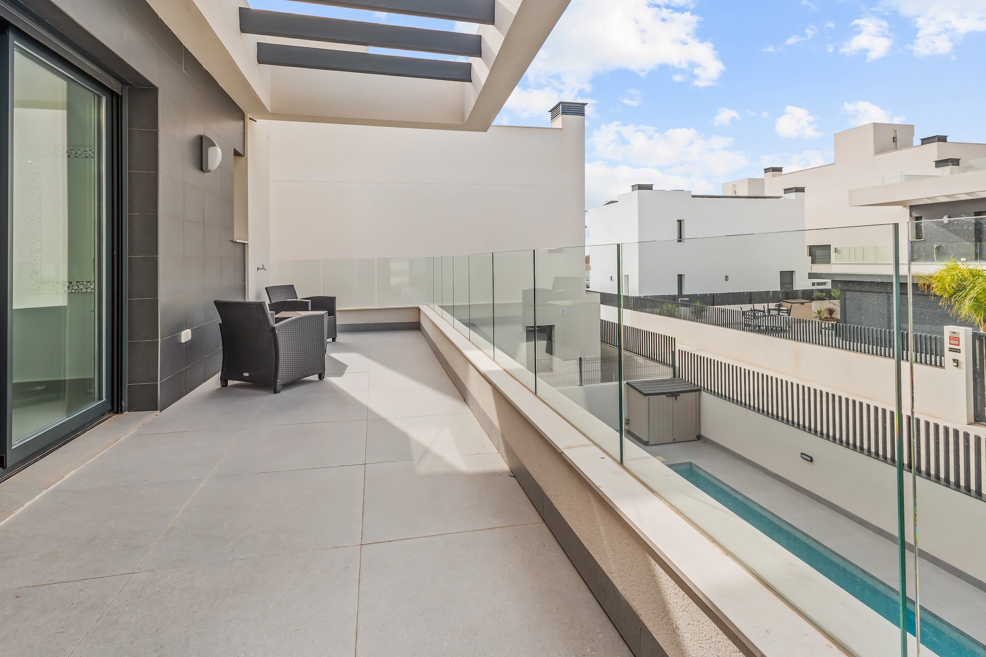 Venta - Chalet Independiente -
Algorfa