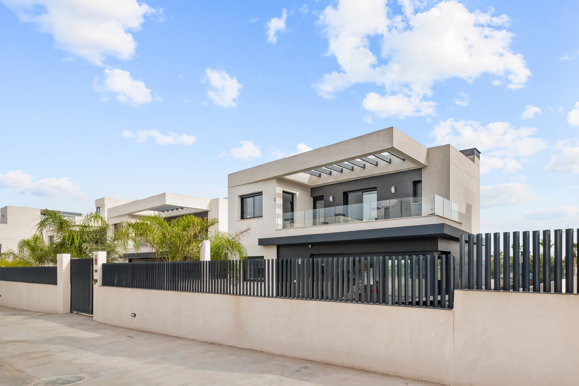 Venta - Chalet Independiente -
Algorfa
