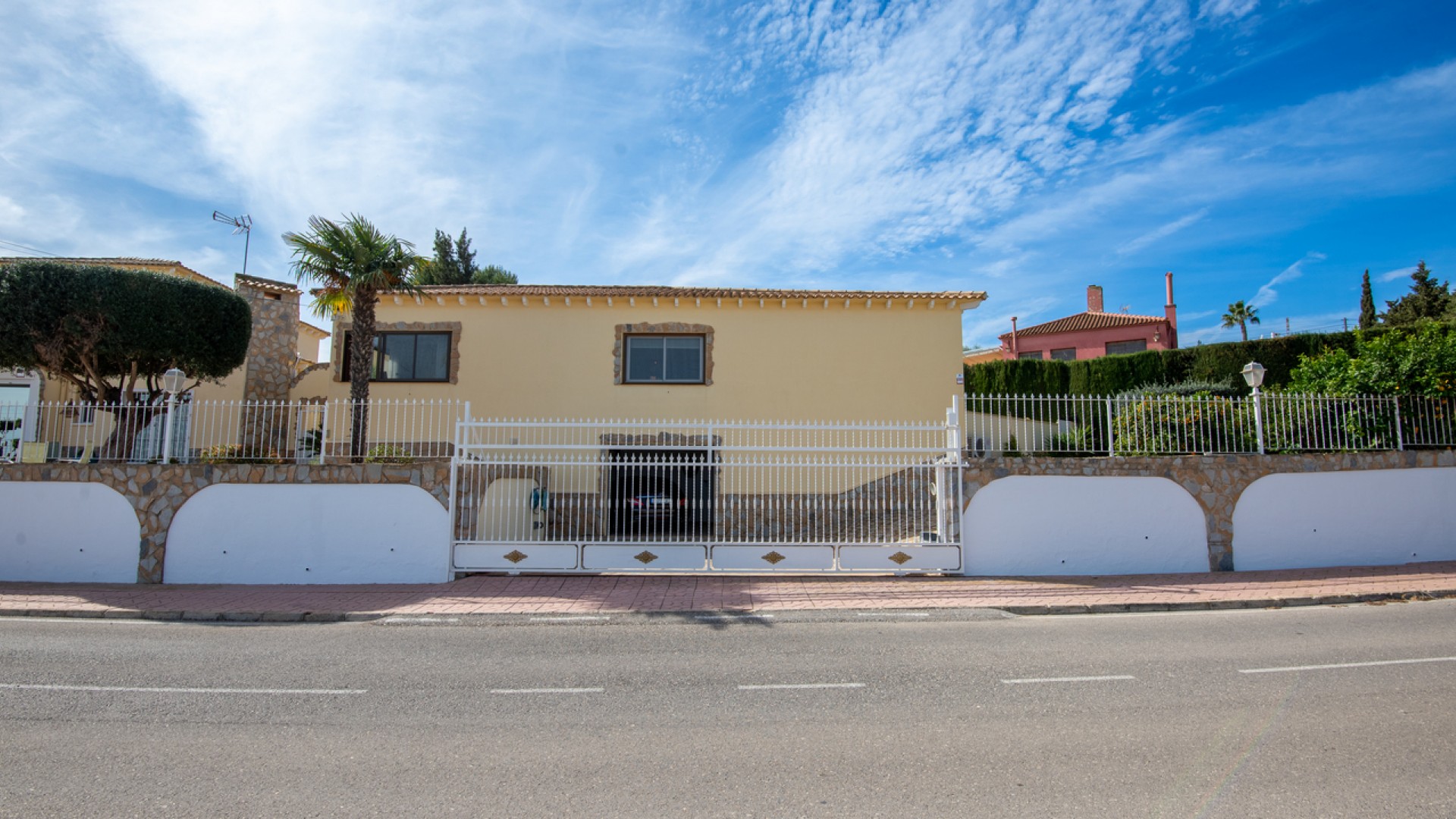 Venta - Chalet Independiente -
Algorfa