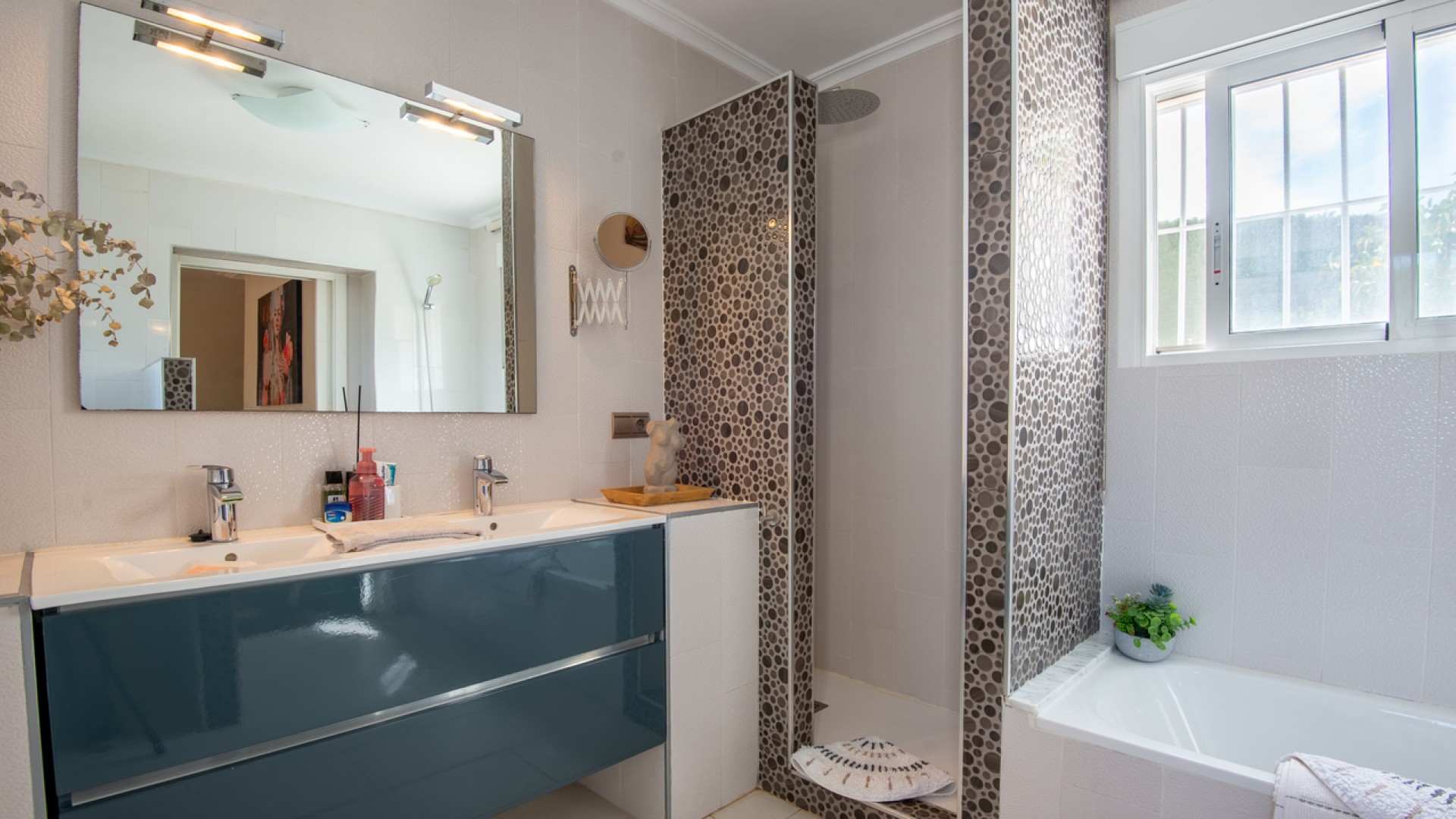 Venta - Chalet Independiente -
Algorfa