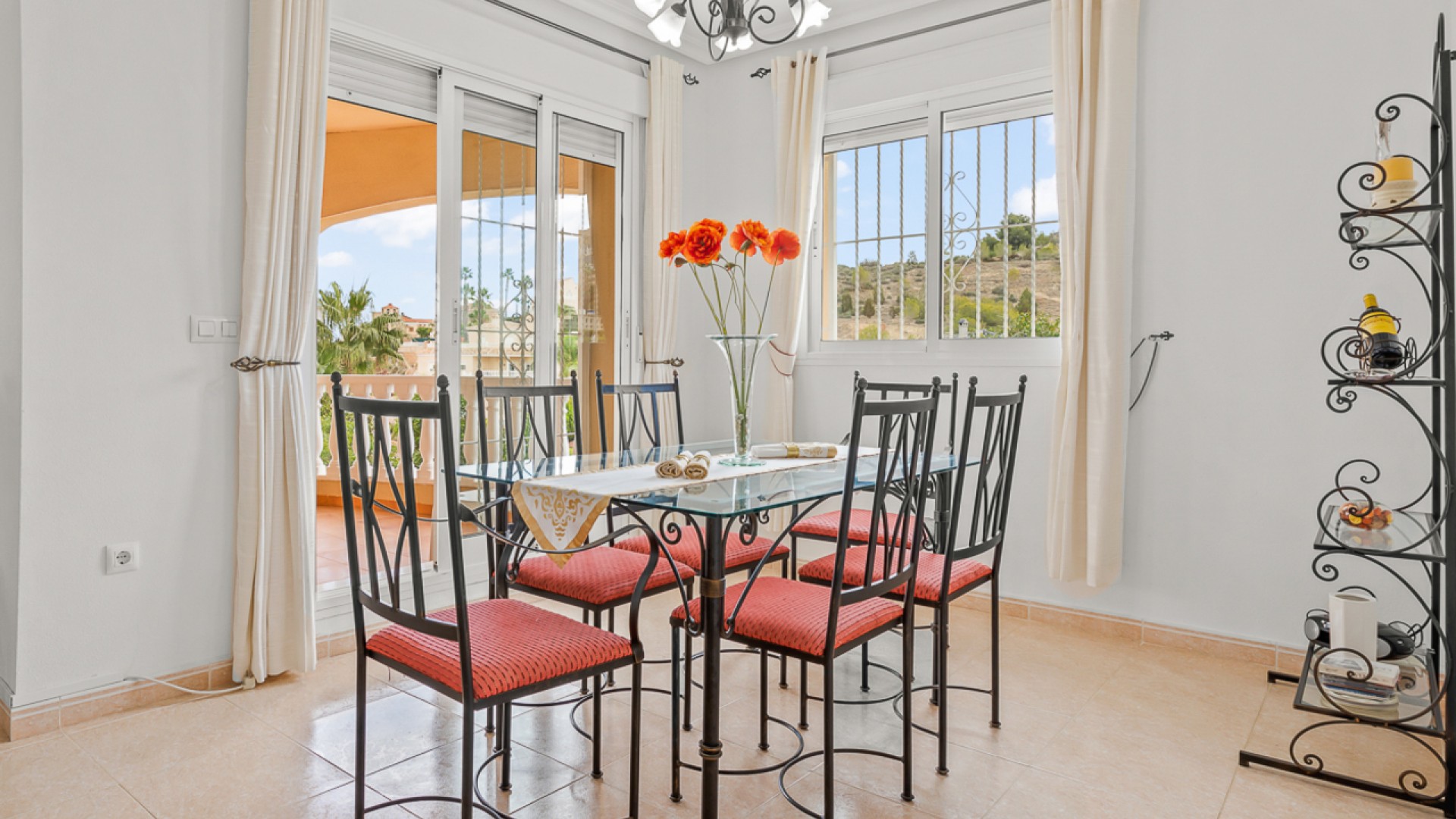 Venta - Chalet Independiente -
Algorfa