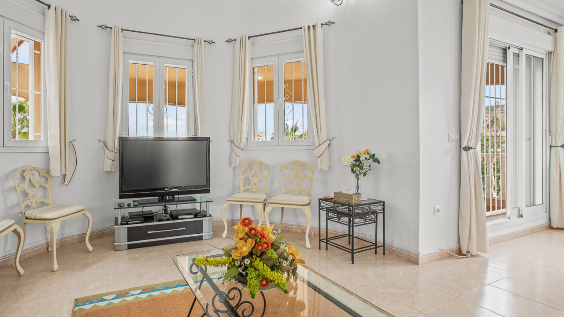 Venta - Chalet Independiente -
Algorfa