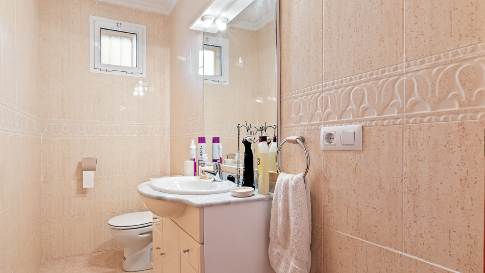 Venta - Chalet Independiente -
Algorfa