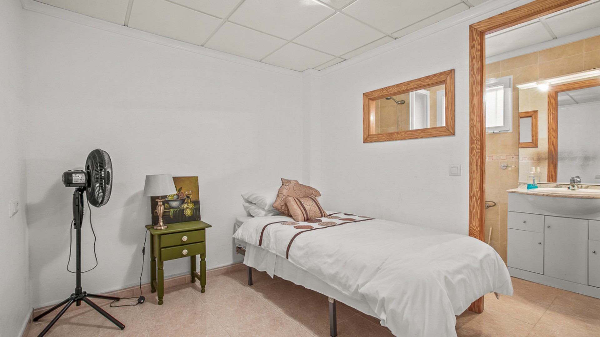 Venta - Chalet Independiente -
Algorfa