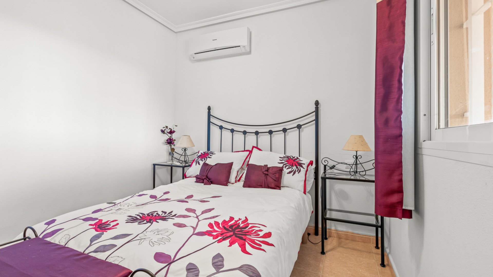 Venta - Chalet Independiente -
Algorfa