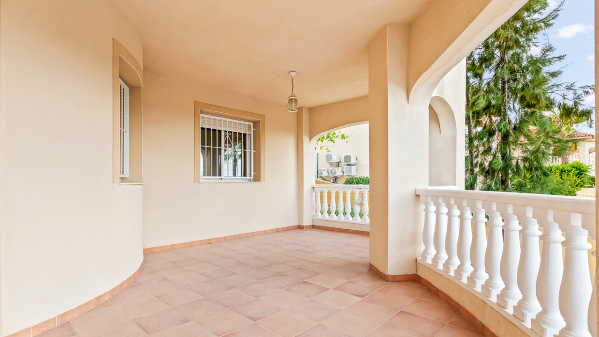 Venta - Chalet Independiente -
Algorfa