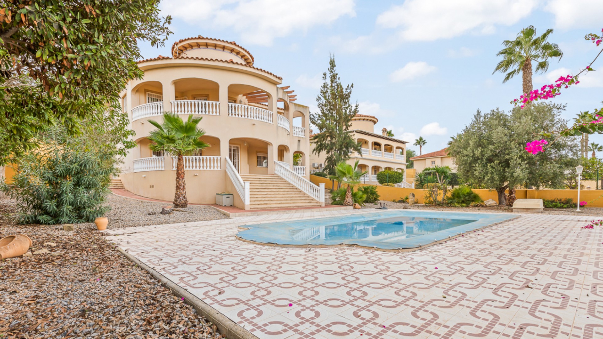 Venta - Chalet Independiente -
Algorfa