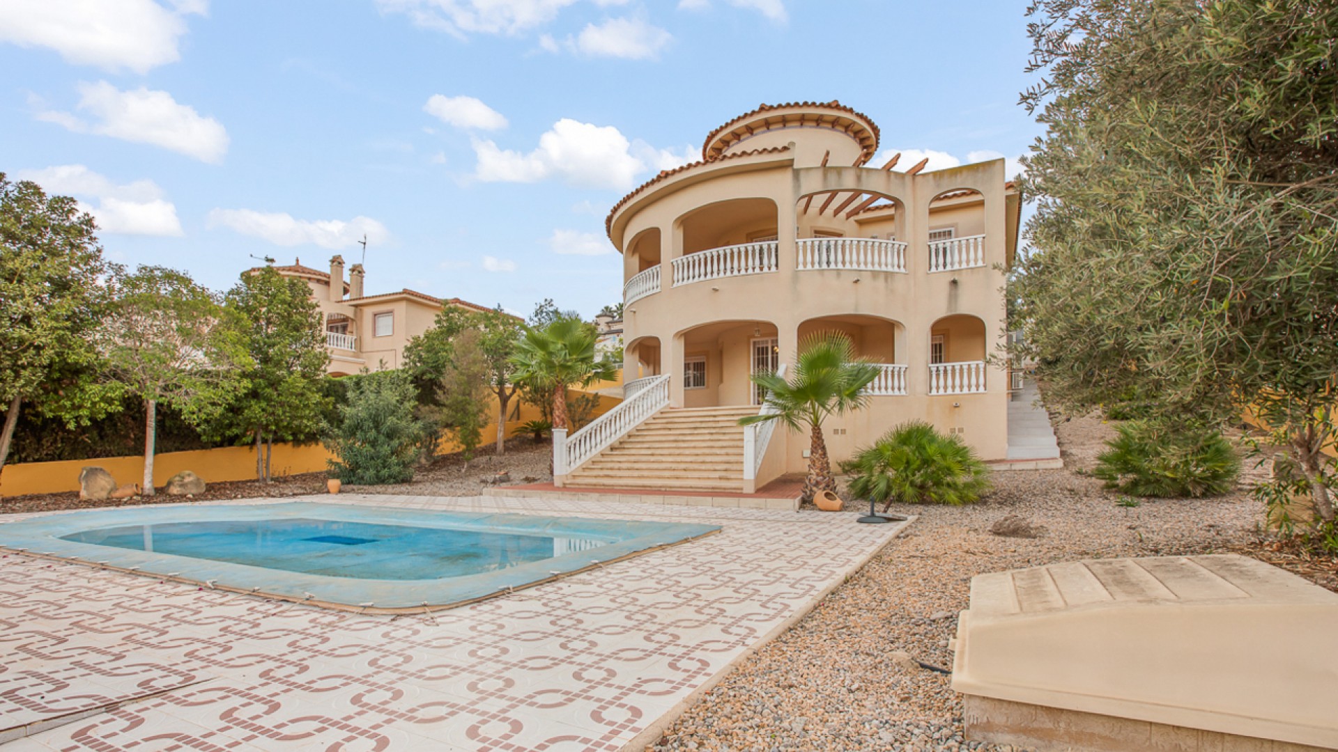 Venta - Chalet Independiente -
Algorfa