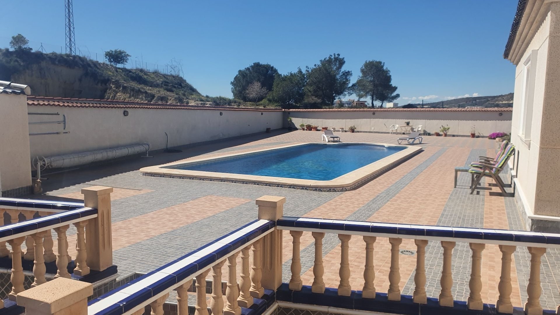 Venta - Chalet Independiente -
Algorfa