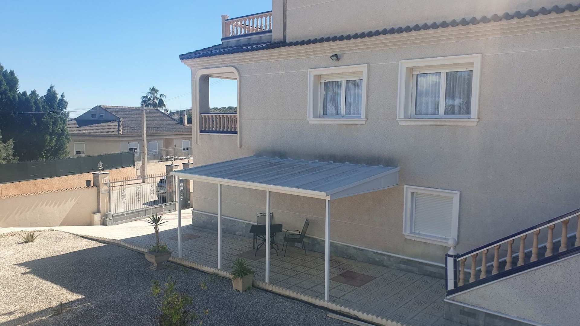 Venta - Chalet Independiente -
Algorfa