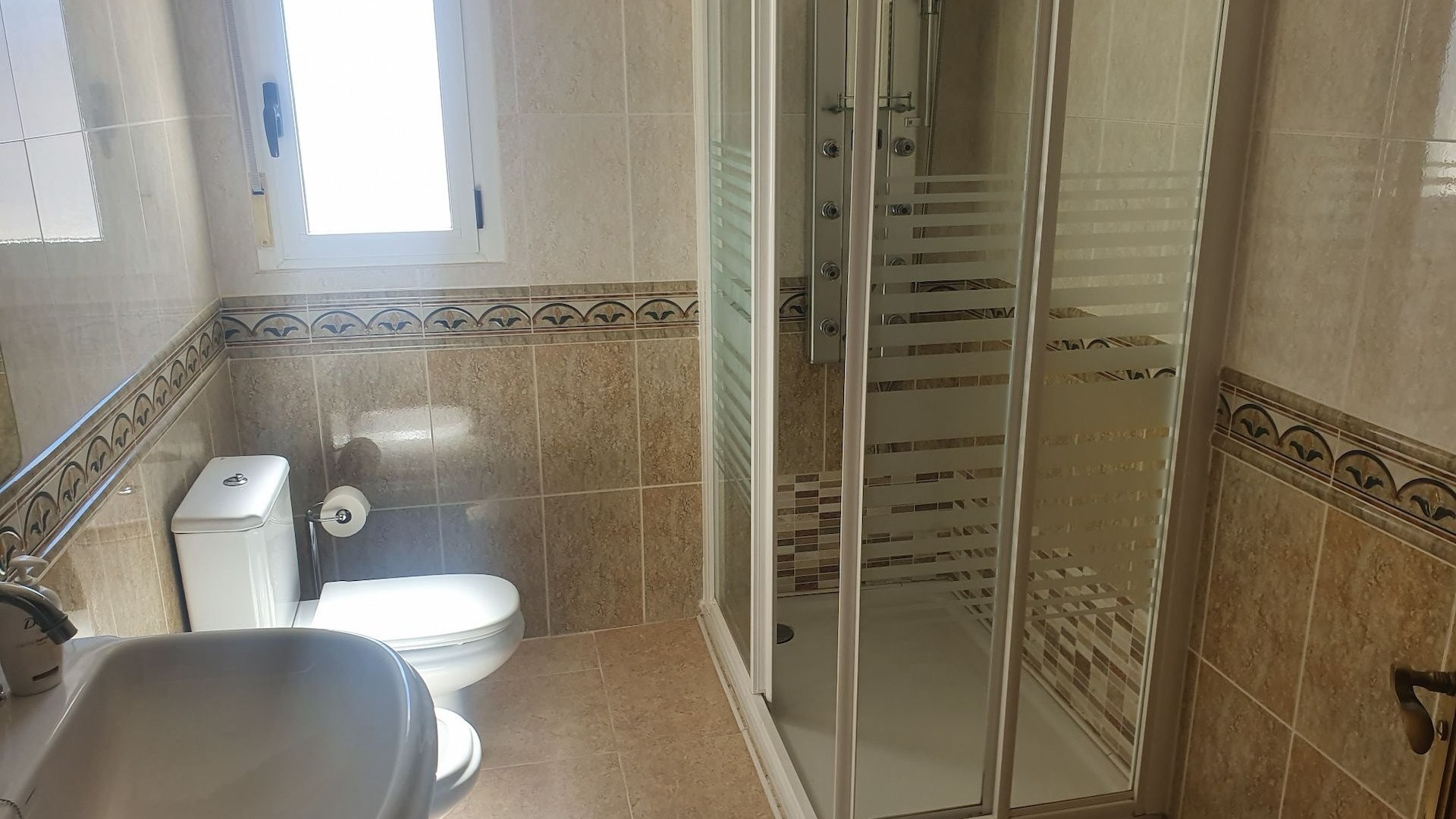 Venta - Chalet Independiente -
Algorfa