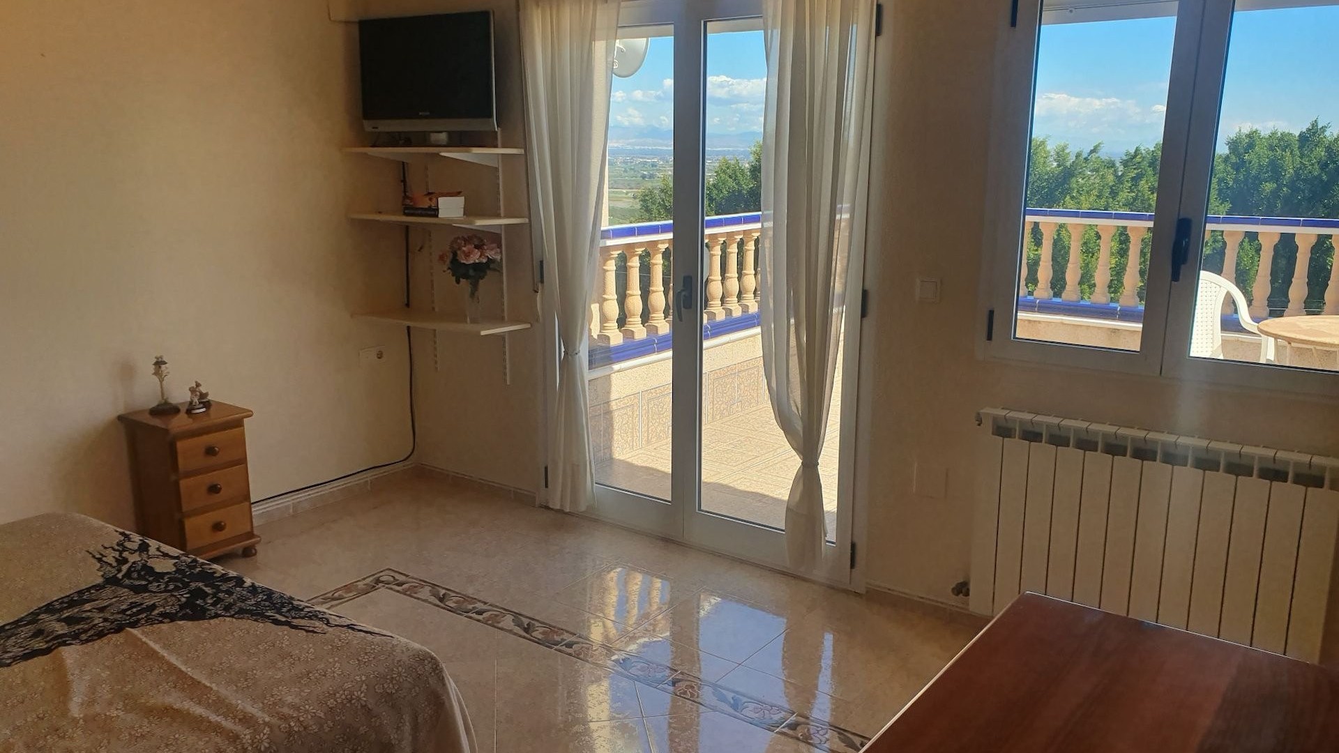 Venta - Chalet Independiente -
Algorfa