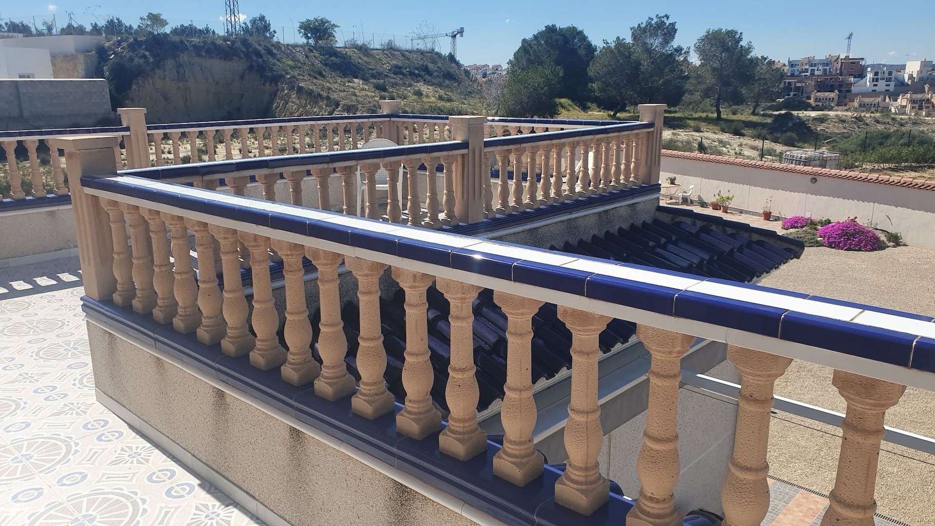 Venta - Chalet Independiente -
Algorfa