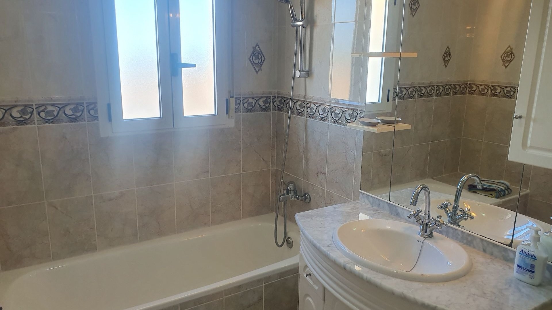 Venta - Chalet Independiente -
Algorfa