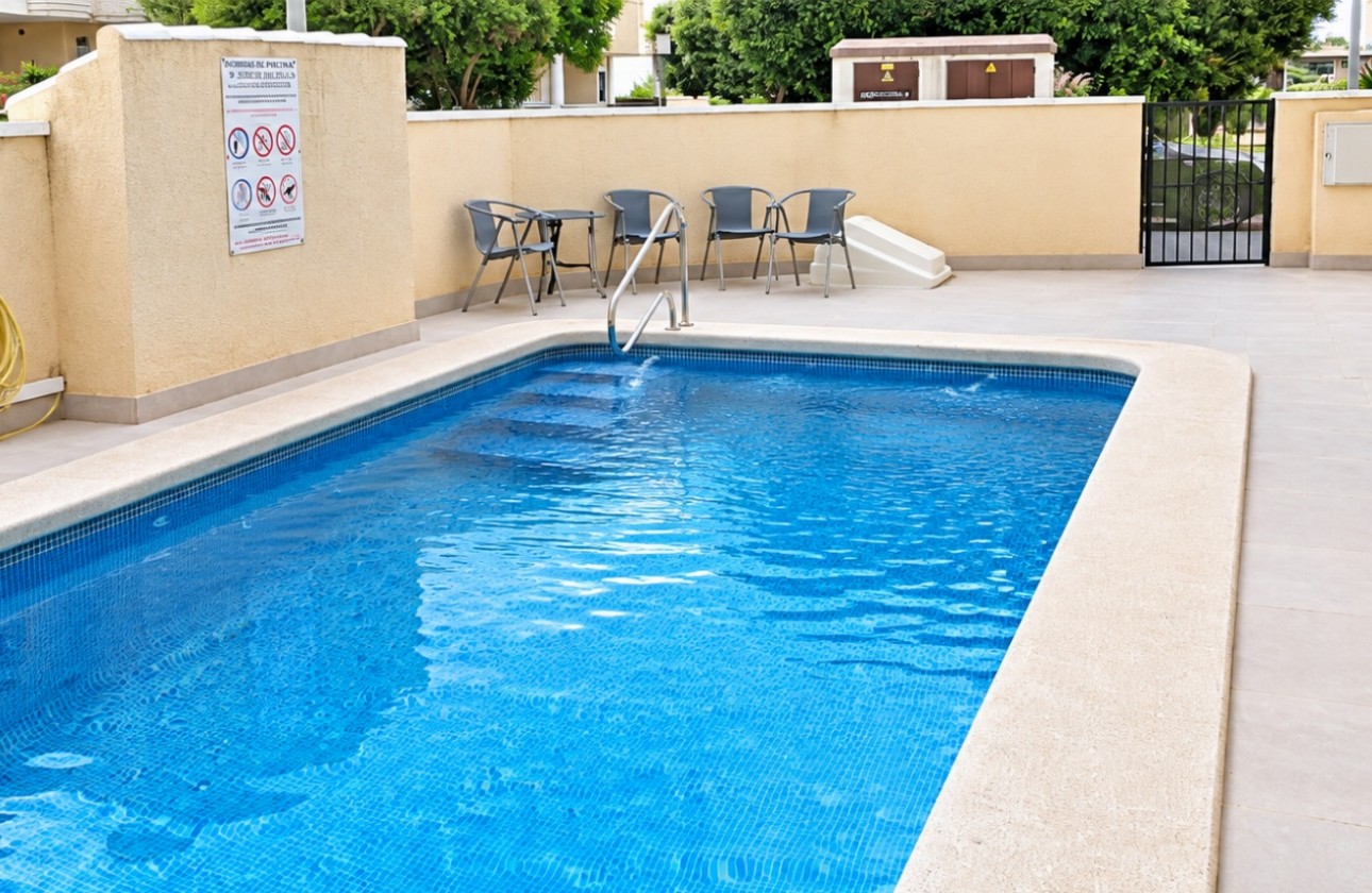 Venta - Chalet Independiente -
Almoradí - Heredades