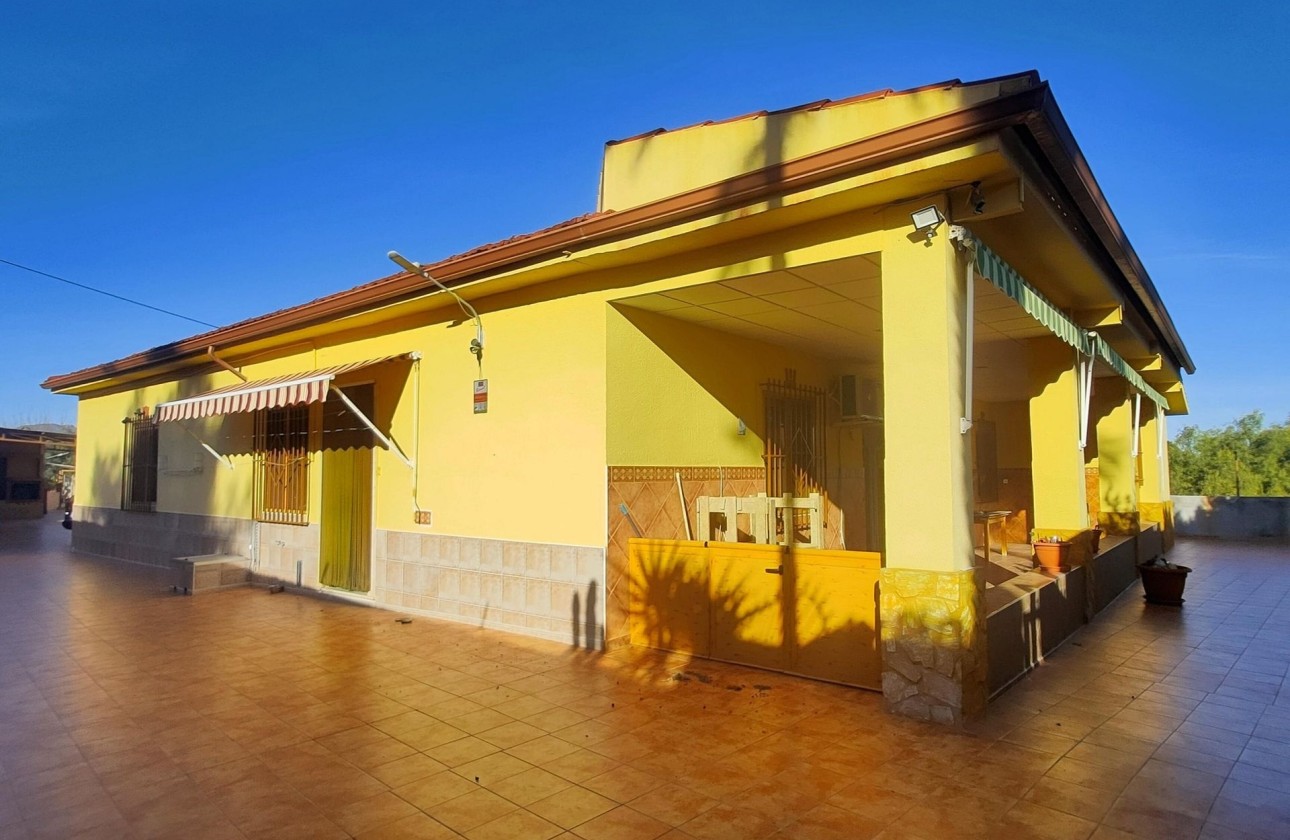 Venta - Chalet Independiente -
Aspe