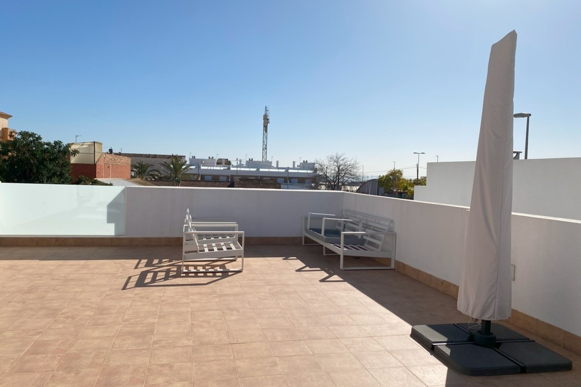 Venta - Chalet Independiente -
Avileses - Inland