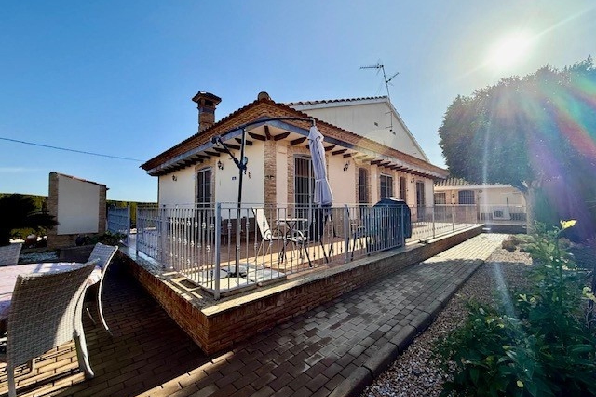 Venta - Chalet Independiente -
Avileses - Inland