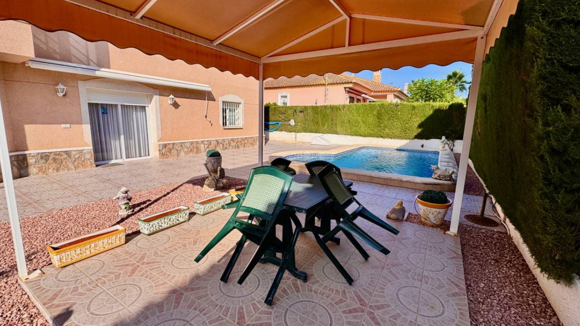 Venta - Chalet Independiente -
Benferri