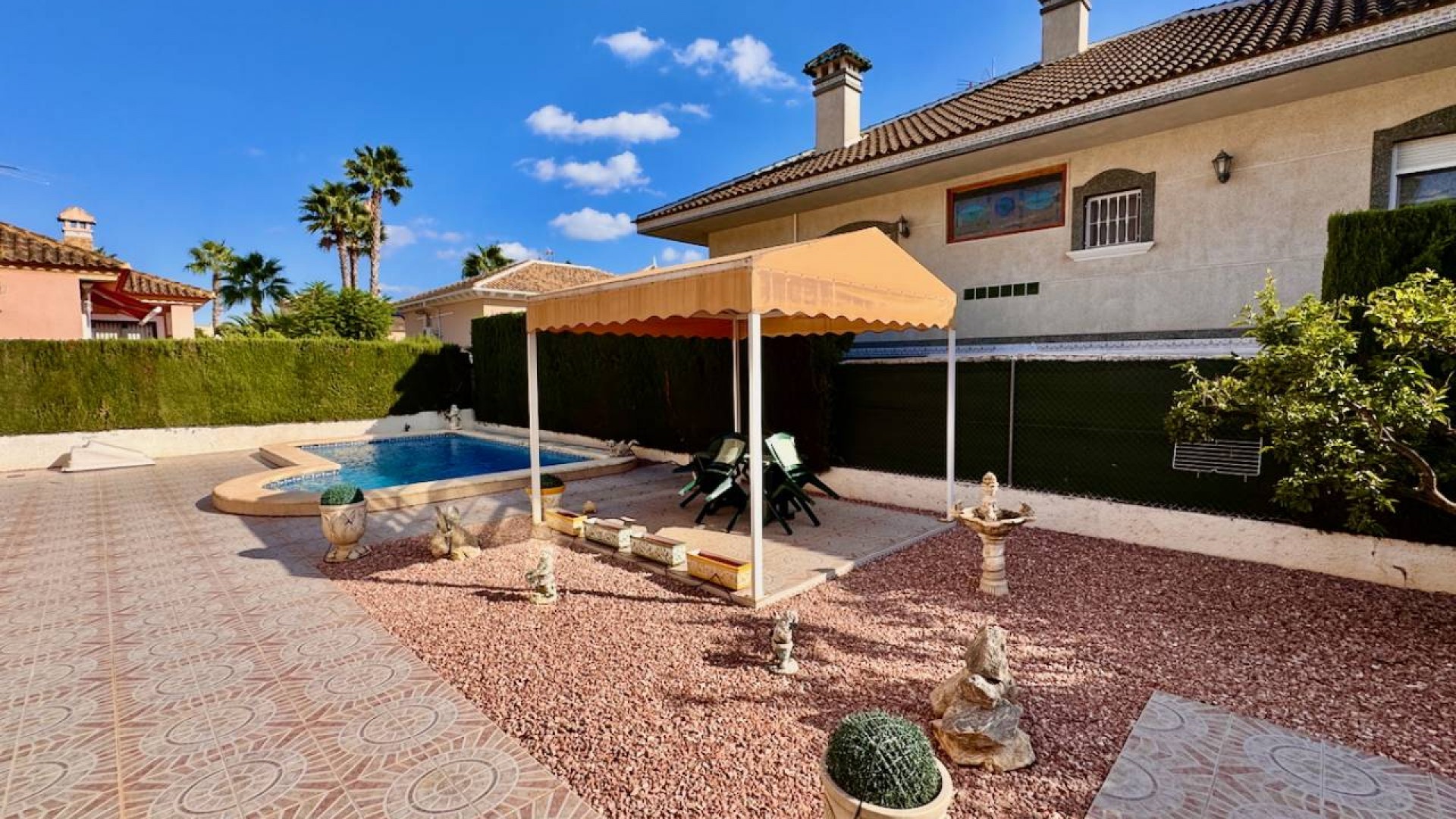 Venta - Chalet Independiente -
Benferri