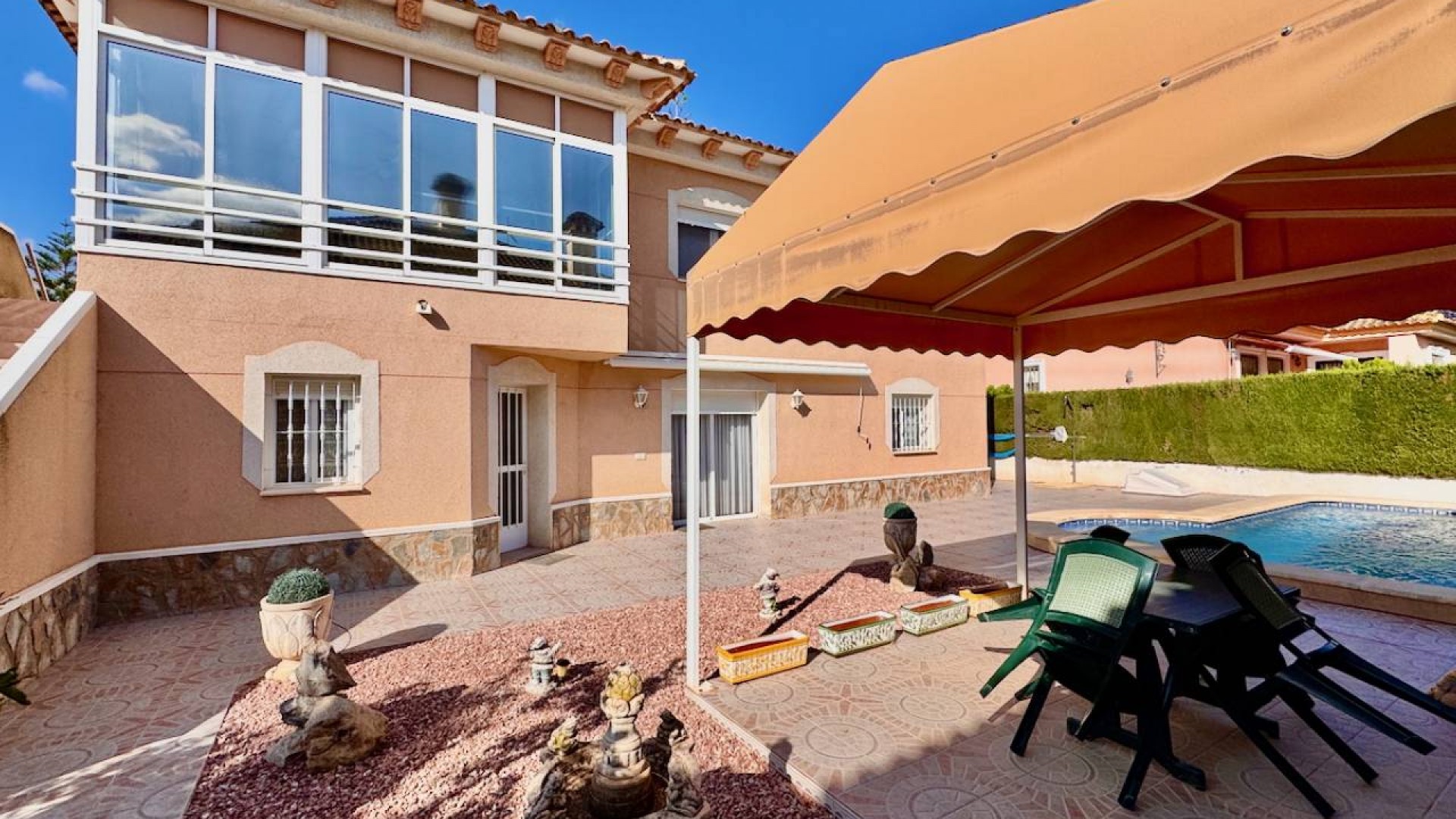 Venta - Chalet Independiente -
Benferri