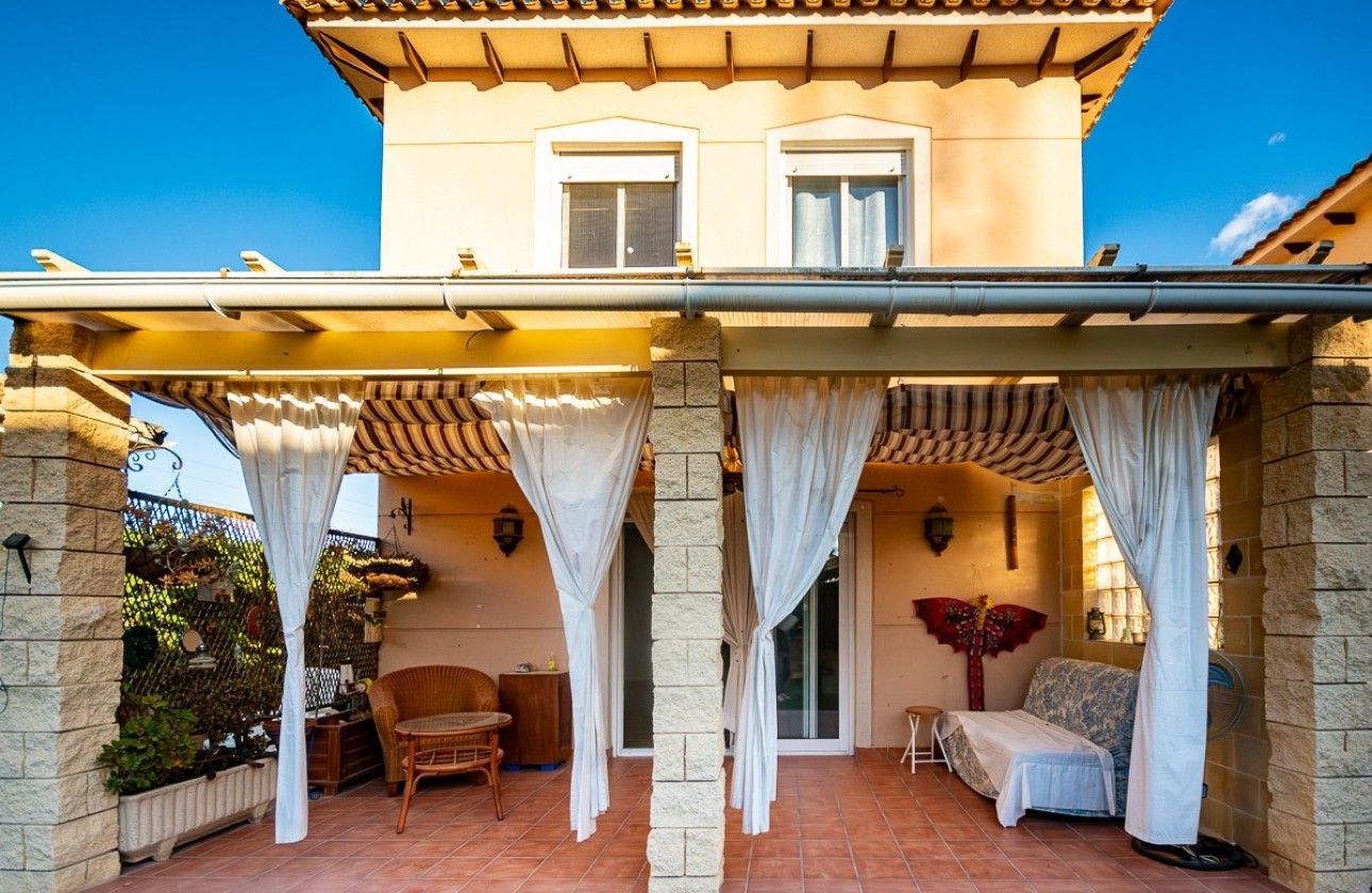 Venta - Chalet Independiente -
Benferri