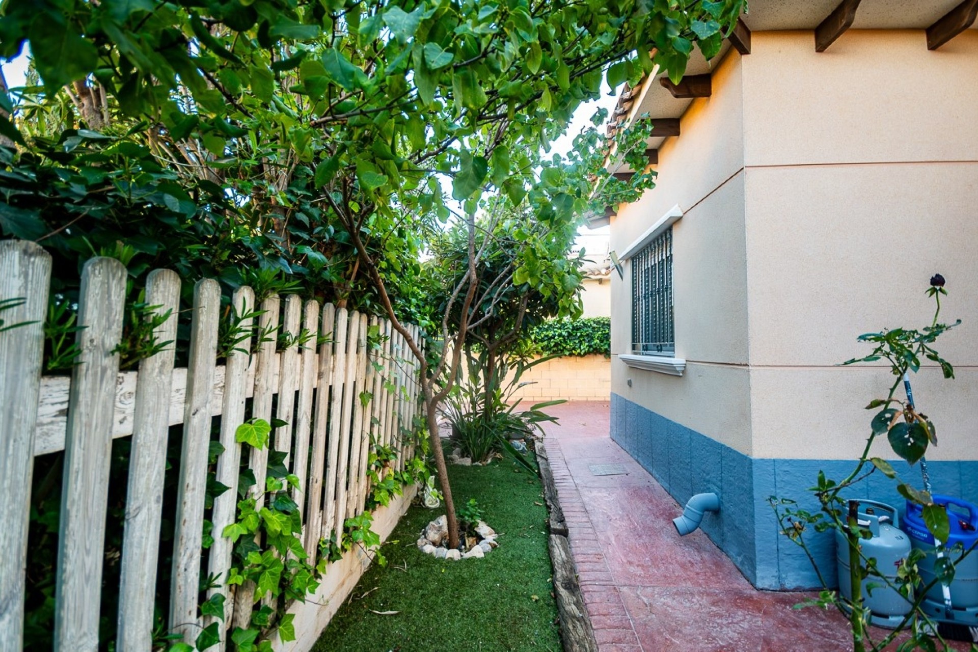 Venta - Chalet Independiente -
Benferri