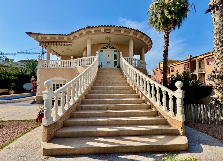 Venta - Chalet Independiente -
Benferri