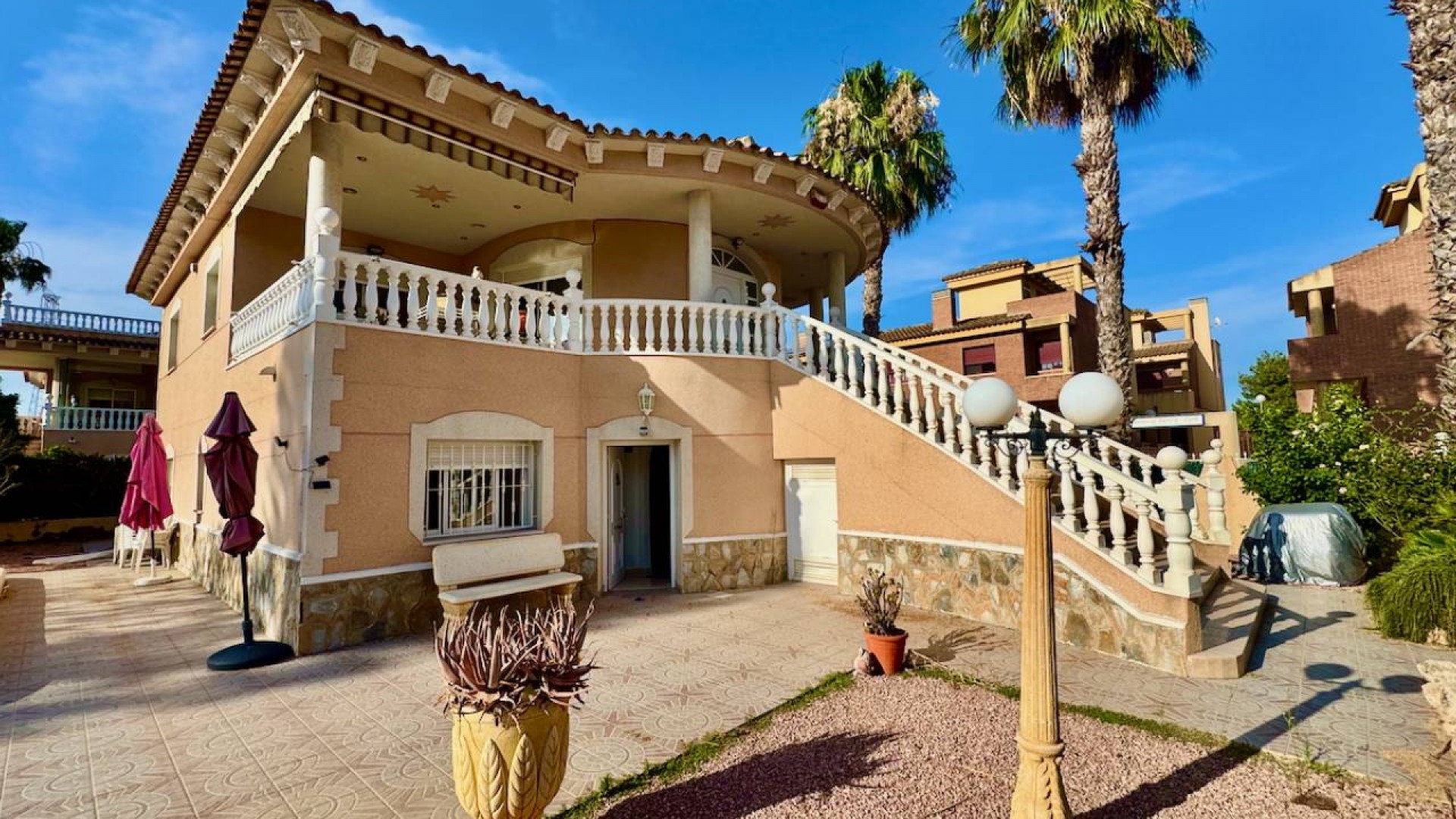 Venta - Chalet Independiente -
Benferri