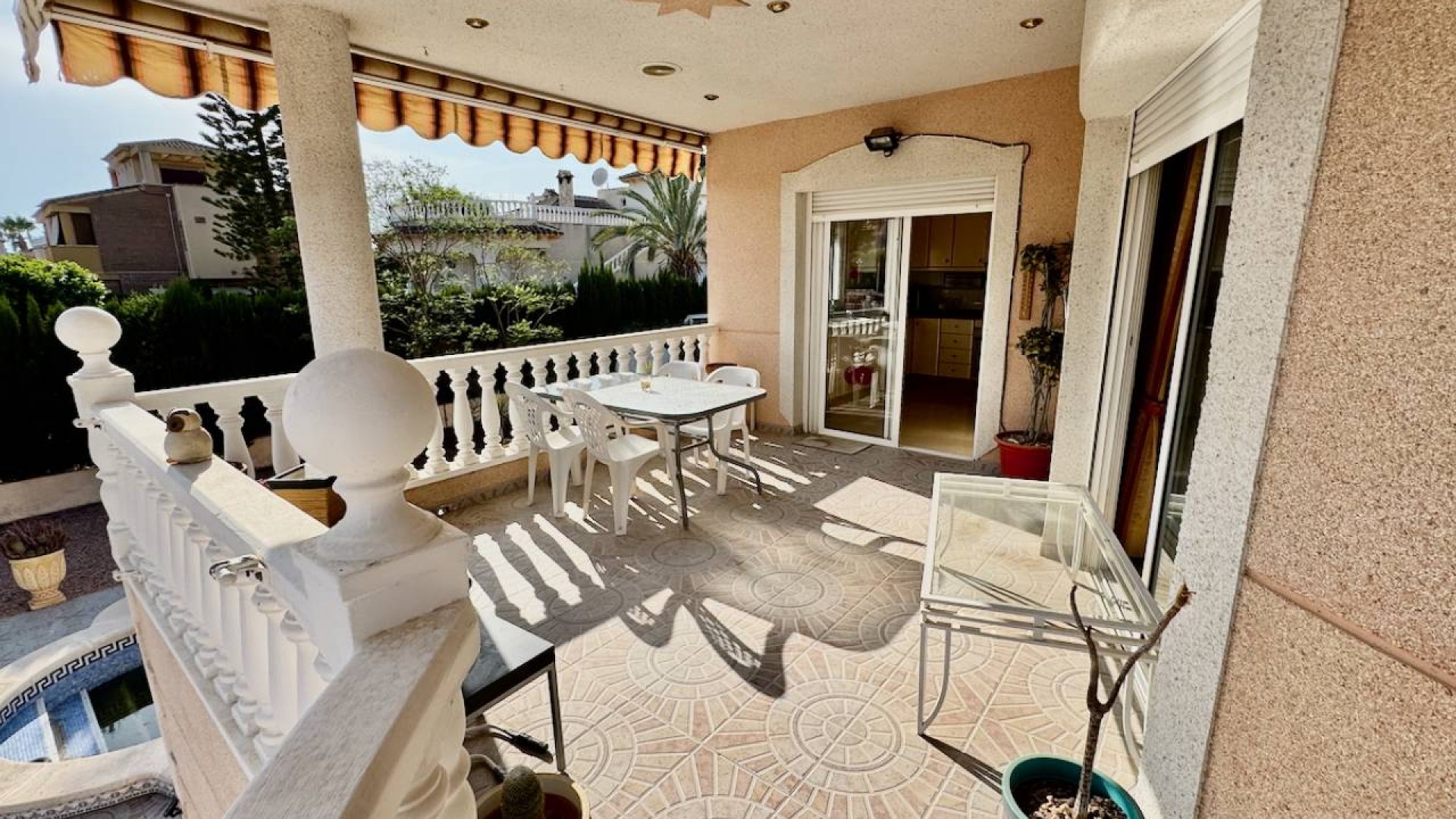 Venta - Chalet Independiente -
Benferri