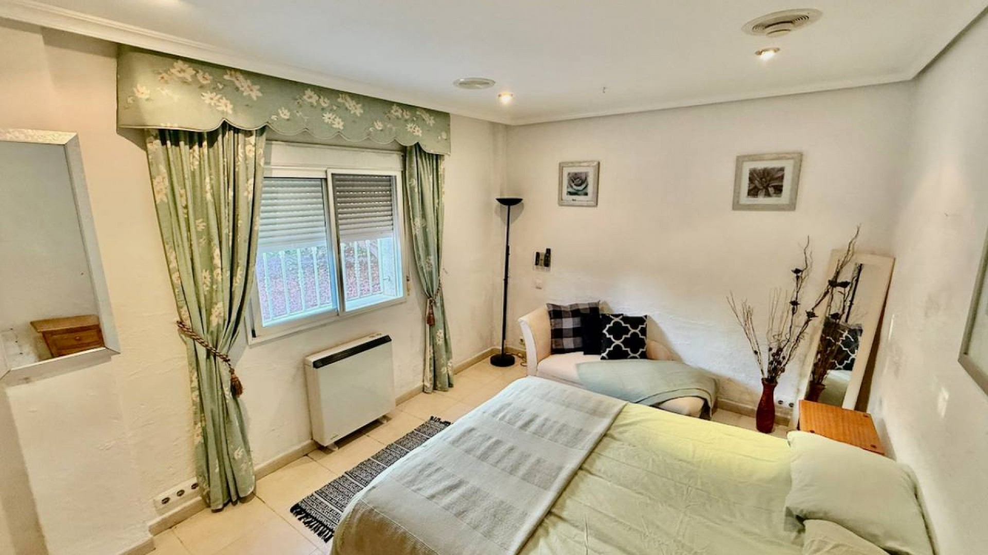 Venta - Chalet Independiente -
Benferri