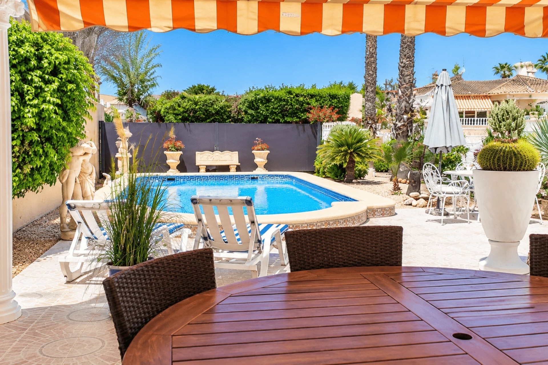 Venta - Chalet Independiente -
Benferri