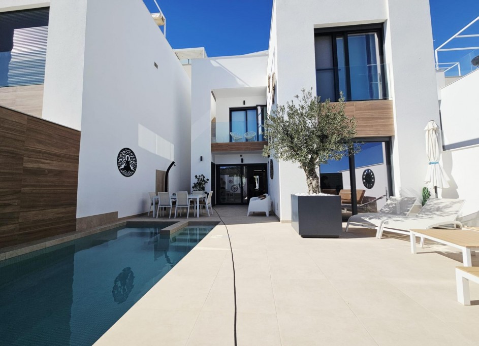 Venta - Chalet Independiente -
Benijofar - Benimar