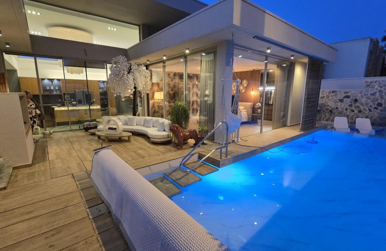 Venta - Chalet Independiente -
Benijofar - Residencial Benimar