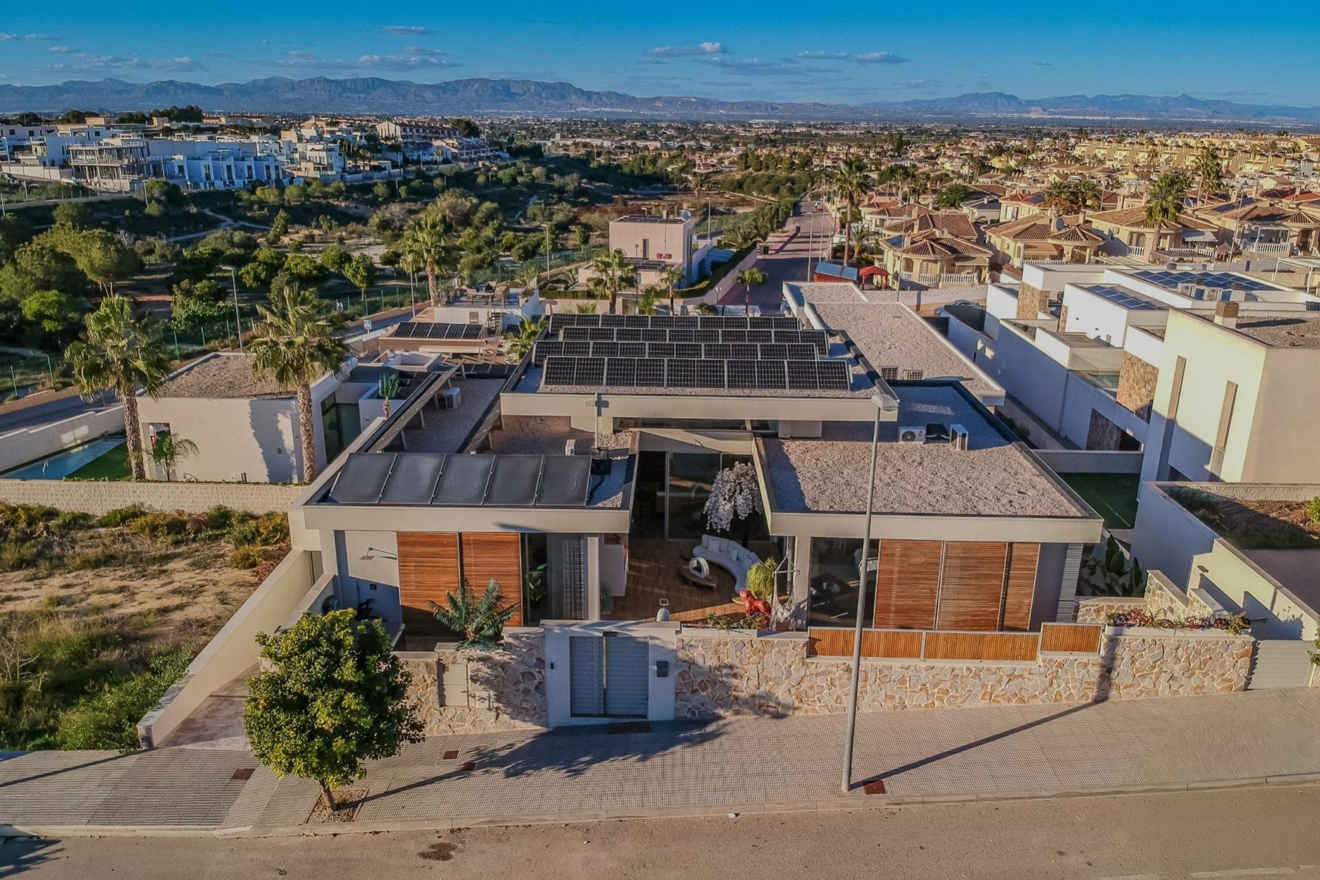 Venta - Chalet Independiente -
Benijofar - Residencial Benimar