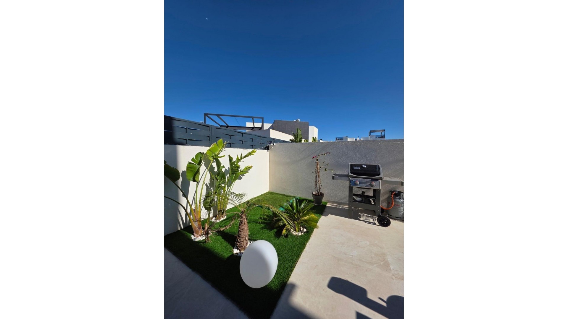 Venta - Chalet Independiente -
Benijofar