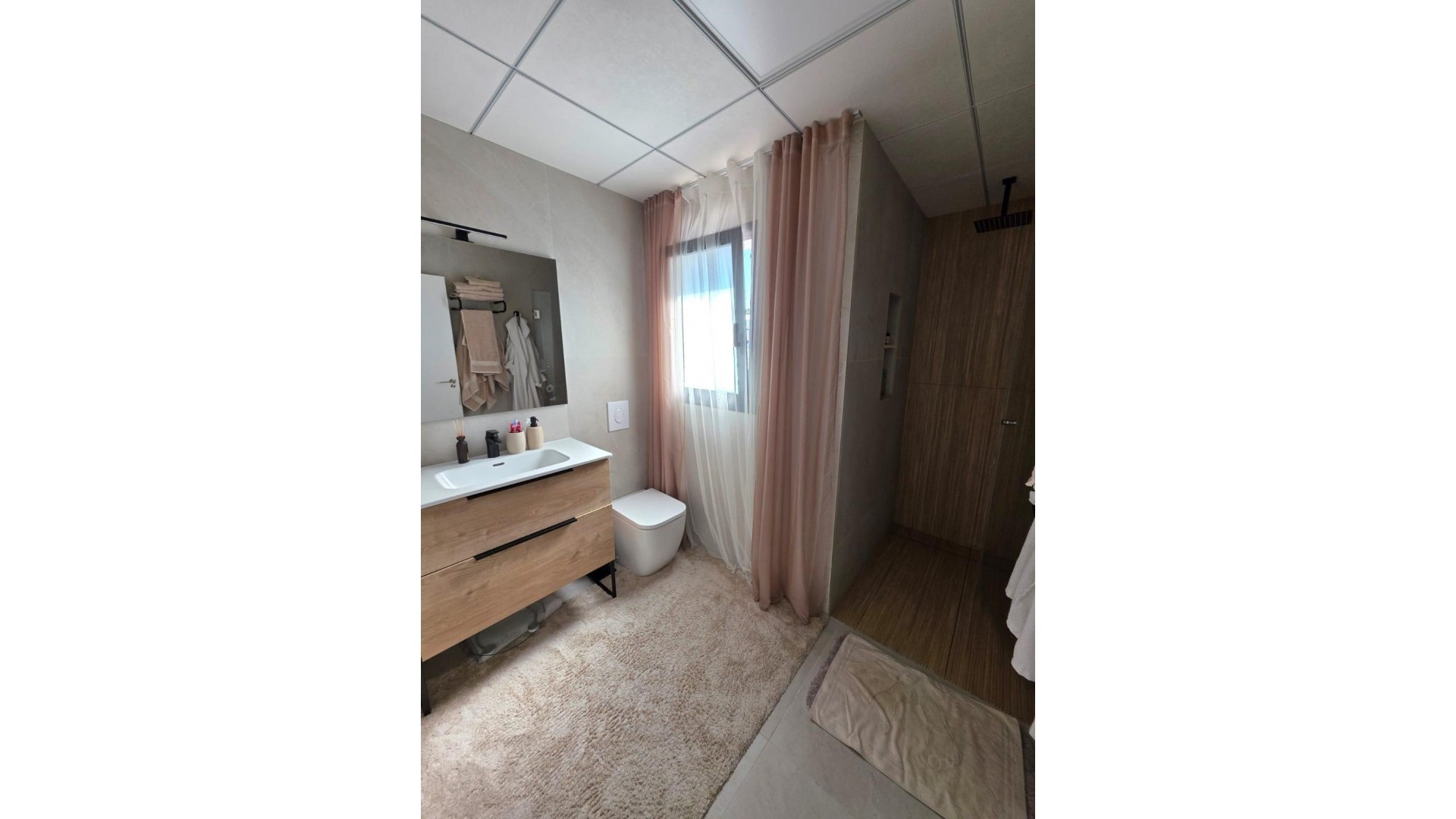 Venta - Chalet Independiente -
Benijofar