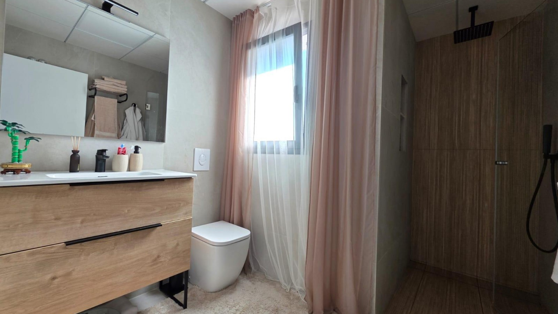 Venta - Chalet Independiente -
Benijofar