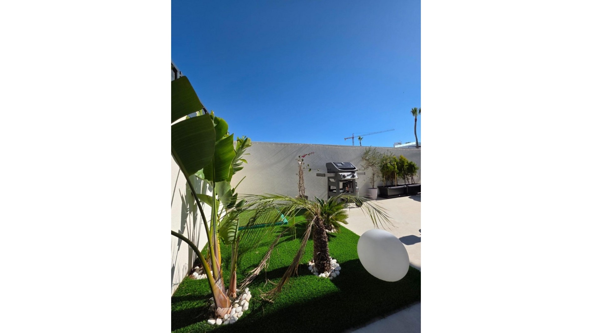 Venta - Chalet Independiente -
Benijofar